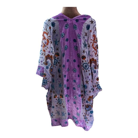 COPY - Stunning lavender floral velvet kimono overlay top O/S nwot vest ruana - Picture 3 of 8